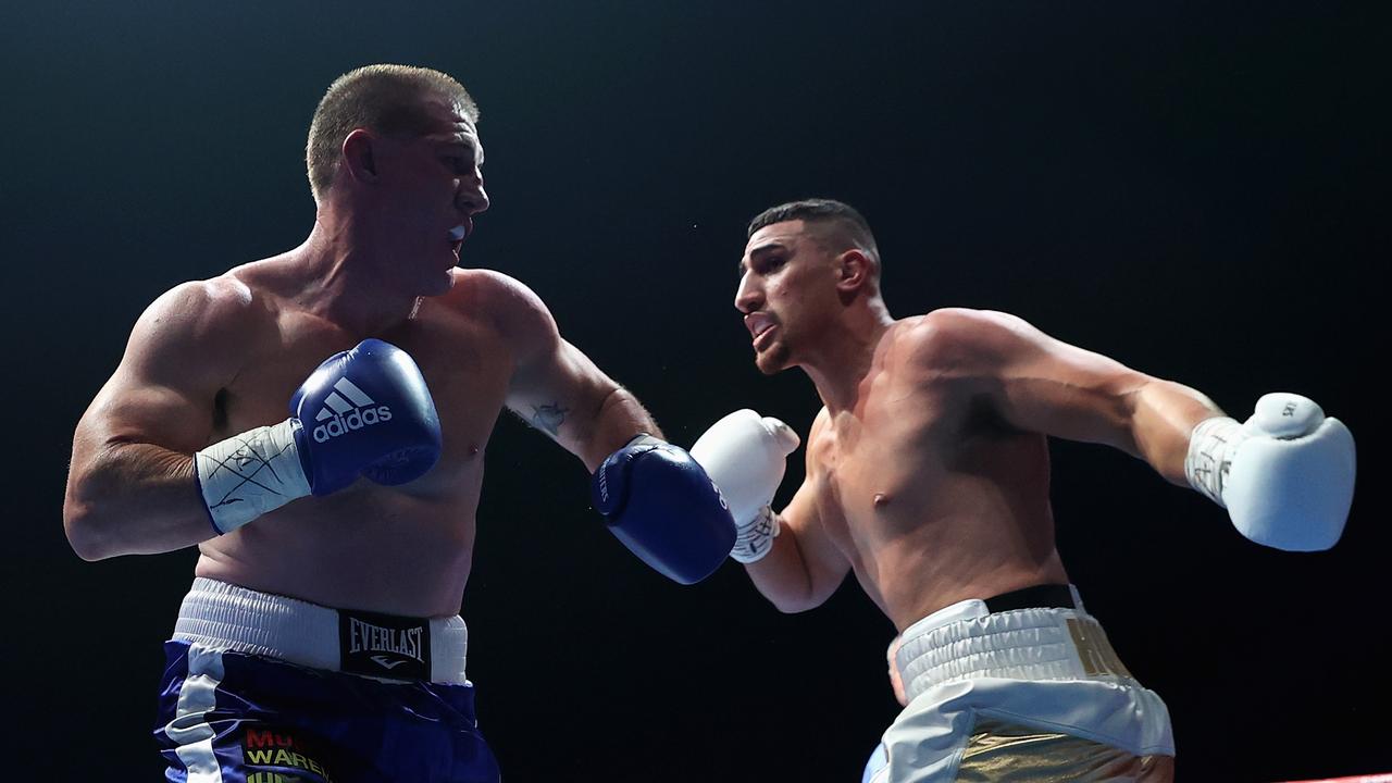 Justis Huni punched Paul Gallen relentlessly throughout their fight, but the Australian heavyweight champion’s sting has been questioned. Photo: Getty Images