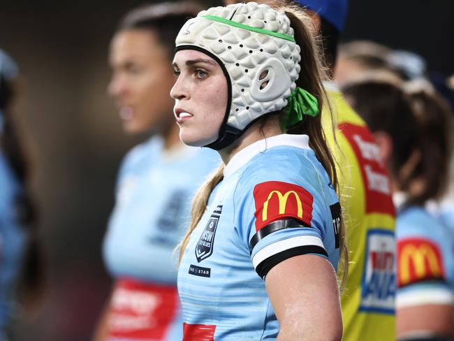 SYDNEY, AUSTRALIA - JUNE 01:  Jesse Southwell of the Blues and team mates look dejected after a Maroons try during game one of the Women's State of Origin series between New South Wales and Queensland at CommBank Stadium on June 01, 2023 in Sydney, Australia. (Photo by Matt King/Getty Images)