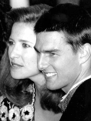 did mimi rogers introduce tom cruise to scientology