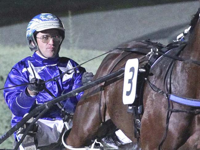 Race 4: Tabcorp Park, Friday 24-4-2015 Caduceus Club Cup (3YO) Winner: Follow The Stars (3) Trainer: Mark Purdon; Driver: Luke McCarthy Race Distance: 2,240 metres  Mile Rate: 1.56.8 photography: Stuart McCormick