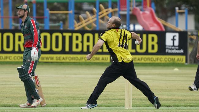 MPCA: Mark Carroll bowling for Seaford. Picture: Valeriu Campan