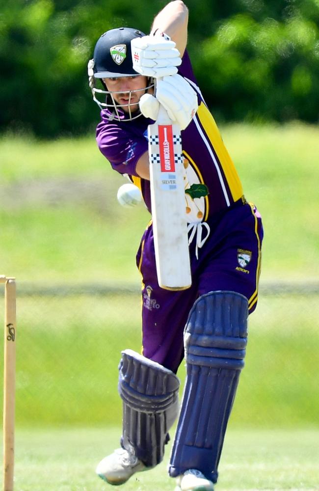 Jack Clark of Oakleigh shows a straight bat. (Photo by Josh Chadwick)