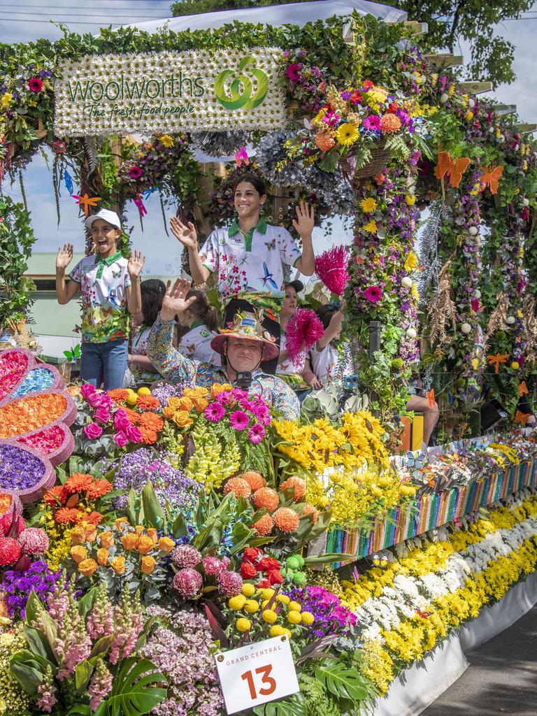 Woolworths Toowoomba Stores float in the Grand Central Floral Parade. Saturday, September 17, 2022. Picture: Nev Madsen.