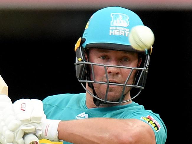 BRISBANE, AUSTRALIA - JANUARY 14: AB de Villiers of the Heat keeps his eye on the ball during the Big Bash League match between the Brisbane Heat and the Adelaide Strikers at the Gabba on January 14, 2020 in Brisbane, Australia. (Photo by Bradley Kanaris/Getty Images)