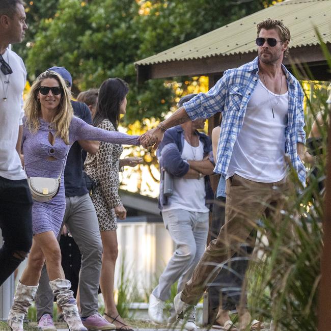 Relaxed glam: Elsa Pataky and Chris Hemsworth. Picture: MEDIA-MODE