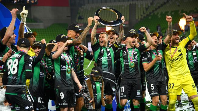 MELBOURNE, AUSTRALIA - MAY 28: Alessandro Diamanti of Western United lifts the trophy as they celebrate win during the A-League Mens Grand Final match between Western United and Melbourne City at AAMI Park on May 28, 2022, in Melbourne, Australia. (Photo by Vince Caligiuri/Getty Images)