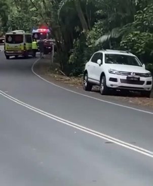 Single-vehicle rollover at Currumbin Valley