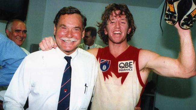 Dale Lewis with then Sydney Swans coach Ron Barassi in 1995.