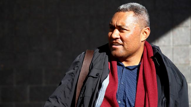 Petero was on hand to build up confidence. (AAP Image/Jeremy Ng)