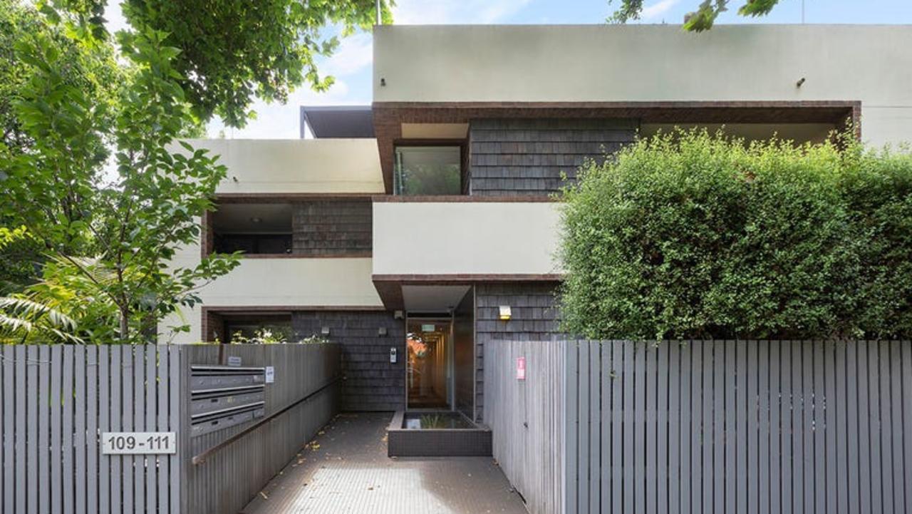 1/109 Addison St, Elwood is going under the hammer at 11:30am on Saturday and has a $950,000-$1.045m price guide.