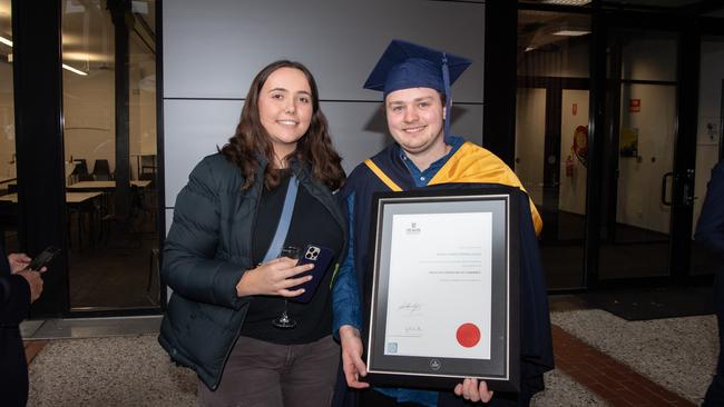 05-10-2023 Deakin University Accounting and Finance Graduation. Katie Sheridan and Adam Leigh