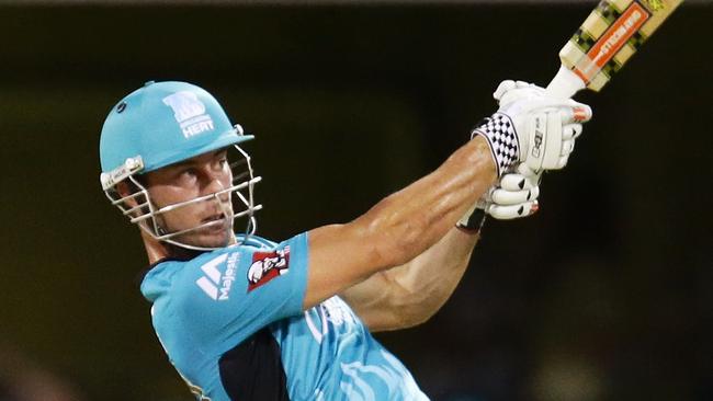 BRISBANE, AUSTRALIA — JANUARY 15: Chris Lynn of the Heat bats during the Big Bash League match between the Brisbane Heat and Hobart Hurricanes at The Gabba on January 15, 2015 in Brisbane, Australia. (Photo by Matt King/Getty Images)