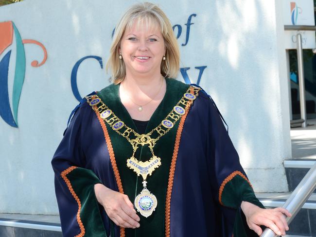 Ms Stapledon as Casey mayor.