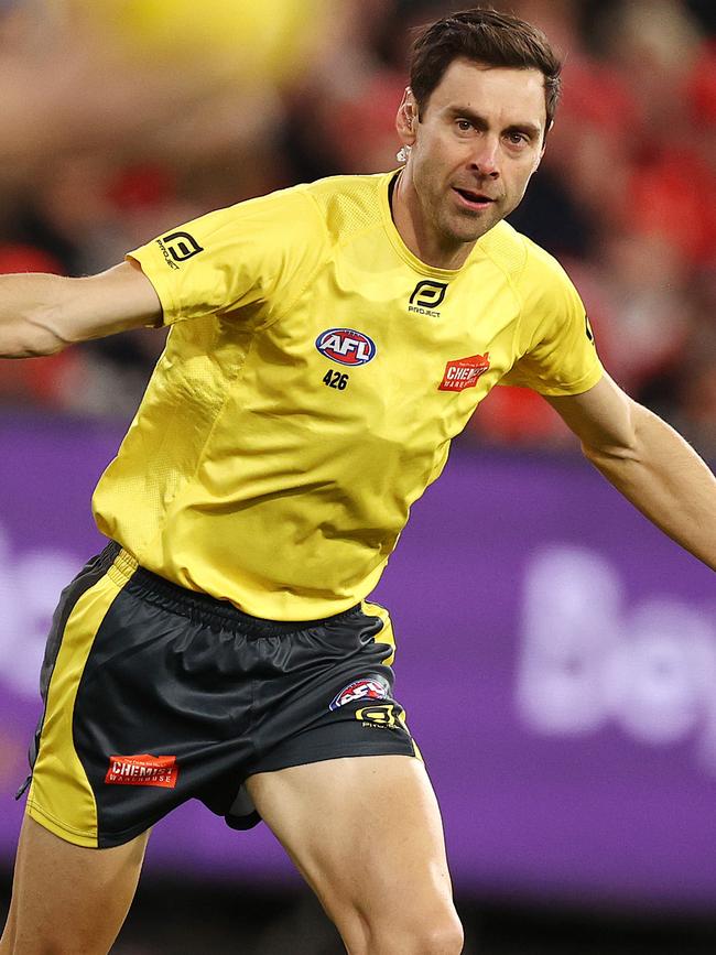 Umpire Craig Fleer.