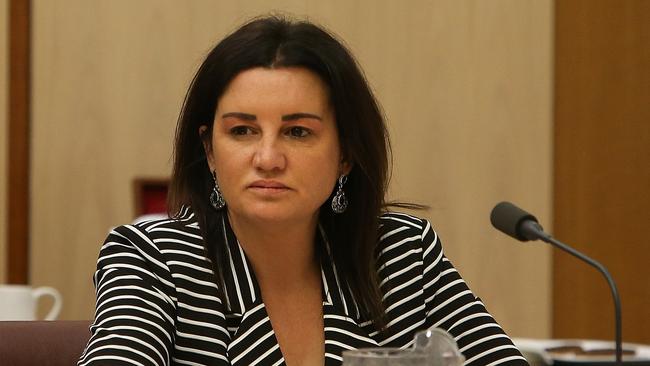 Senator Jacqui Lambie defends her push to ban the burqa | NT News