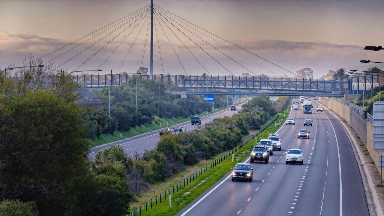 The Hume Hwy in Albury near the NSW border. Picture: NCA NewsWire / Simon Dallinger