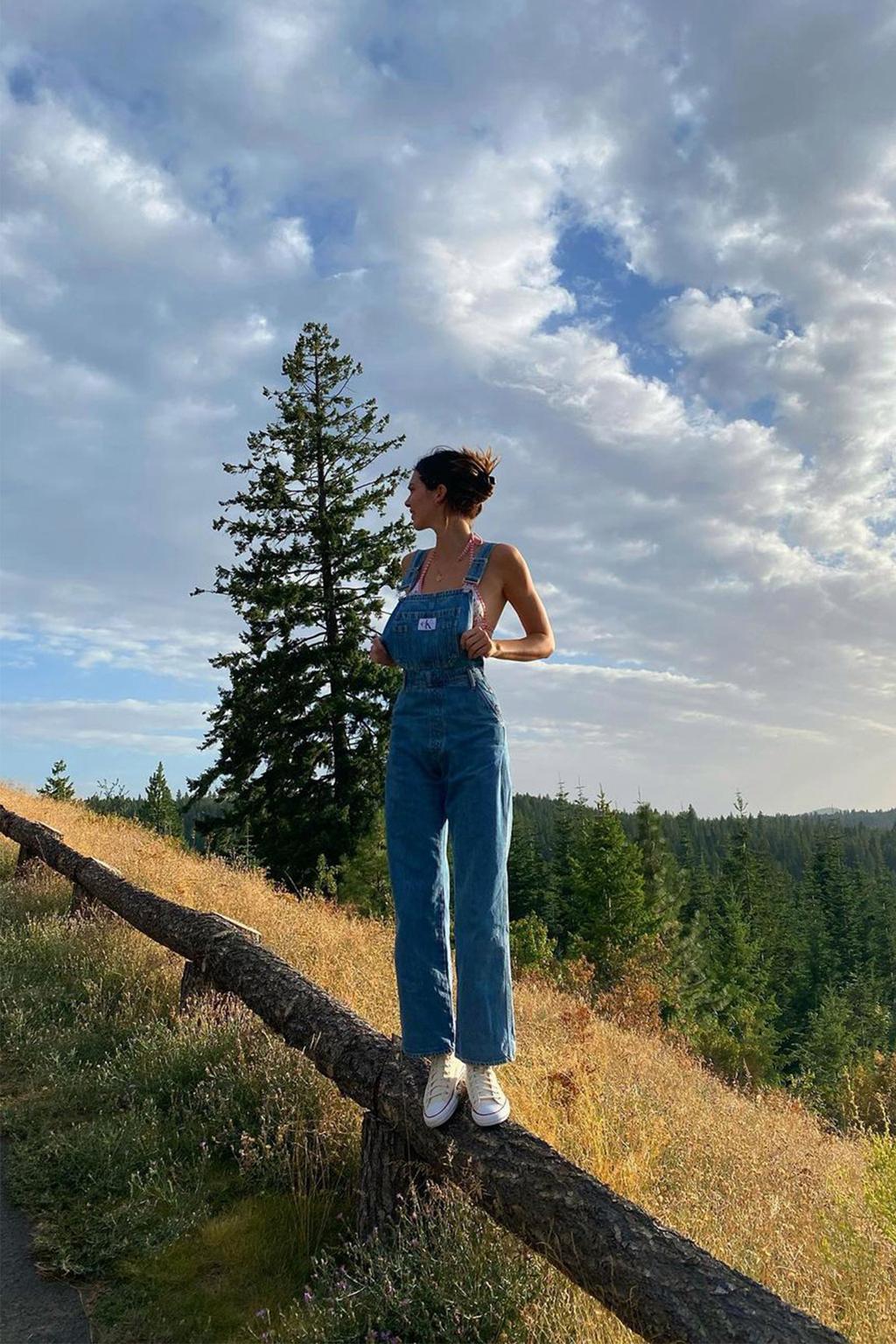 Kendall Jenner Goes On A Birthday Hike With Friends And Will Give