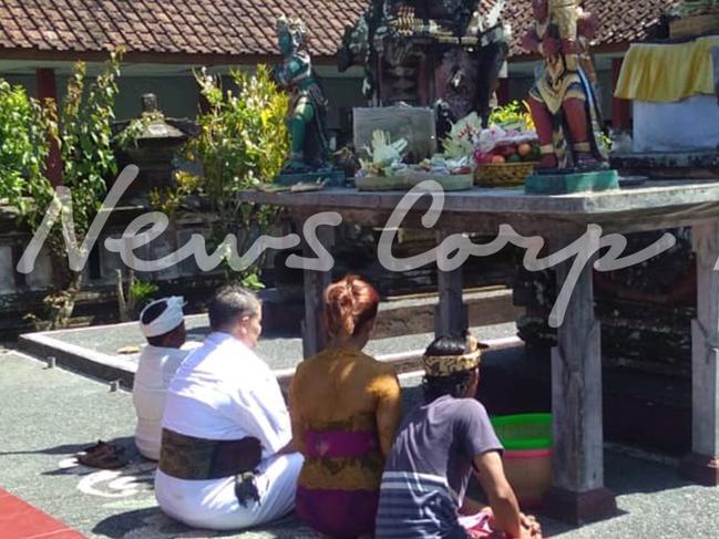 Balinese High Priest Ida Bagus Begawan Wiram Rudra Parama Daksa conducts a Hindu ceremony of farewell for Bali Nine heroin courier Renae Lawrence inside Bali’s Bangli jail today. Supplied