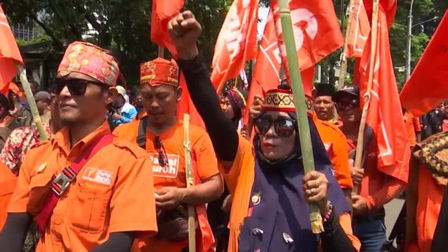 Indonesian workers protest over jobs creation law