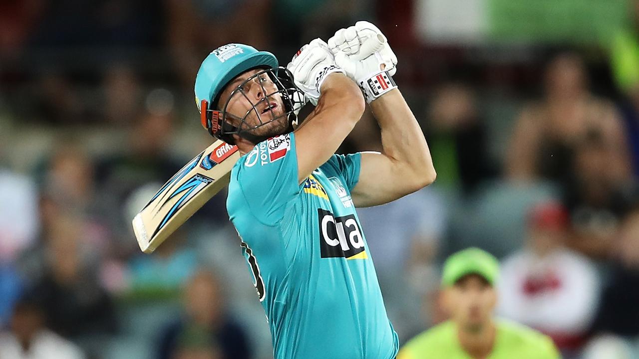 CANBERRA, AUSTRALIA - JANUARY 31: Chris Lynn of the Heat skies a ball and is caught as he bats during the Big Bash League match between the Sydney Thunder and the Brisbane Heat at Manuka Oval, on January 31, 2021, in Canberra, Australia. (Photo by Mark Kolbe/Getty Images)