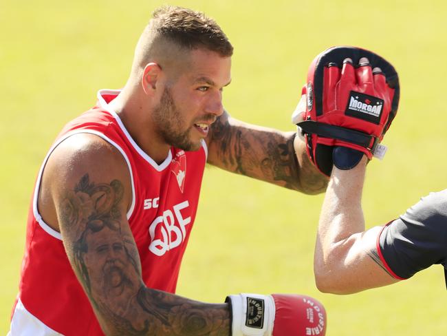 SYDNEY, AUSTRALIA - FEBRUARY 28: Lance Franklin of the Swans boxes during a Sydney Swans AFL training session at Henson Park on February 28, 2019 in Sydney, Australia. (Photo by Mark Evans/Getty Images)