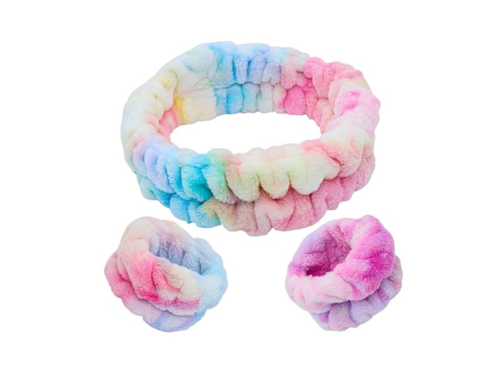FROG SAC Spa Headband for Washing Face and Matching Wristbands. Picture: Amazon Australia.