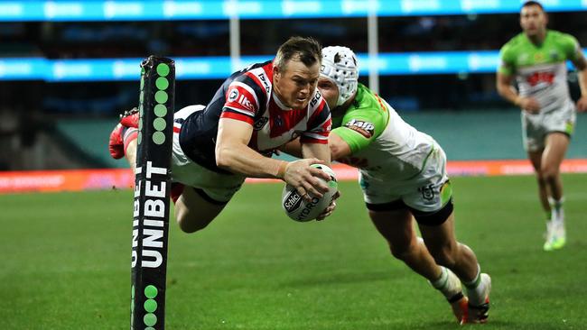 Brett Morris dives over to score a try. Picture: Phil Hillyard