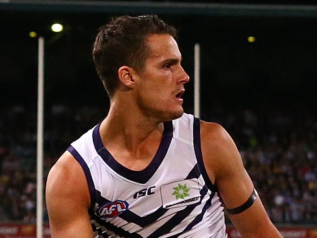 PERTH, AUSTRALIA – APRIL 29: Harley Balic of the Dockers sidesteps Sharrod Wellingham of the Eagles during the round six AFL match between the West Coast Eagles and the Fremantle Dockers at Domain Stadium on April 29, 2017 in Perth, Australia. (Photo by Paul Kane/Getty Images)