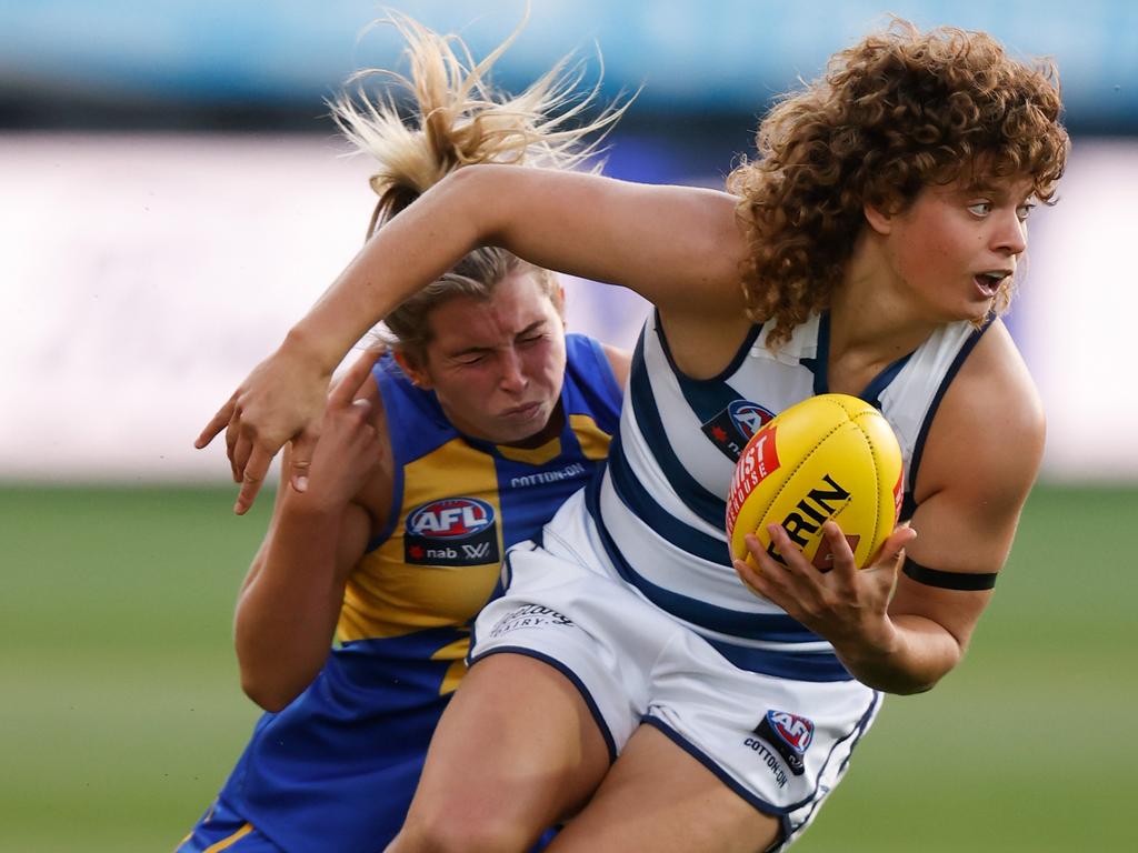 Nina Morrison did her bit in her return to the Cats’ line-up. Picture: AFL Photos/Getty Images