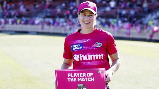 SYDNEY, AUSTRALIA - NOVEMBER 20: Player of the Match Ellyse Perry of the Sixers poses after the Women's Big Bash League match between the Sydney Sixers and the Hobart Hurricanes at North Sydney Oval, on November 20, 2022, in Sydney, Australia. (Photo by Mark Evans/Getty Images)