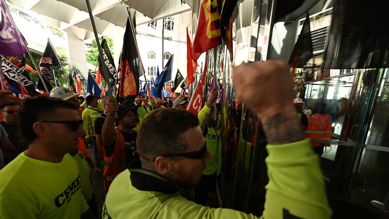 The CFMEU protests in the Brisbane CBD. Picture: Lyndon Mechielsen