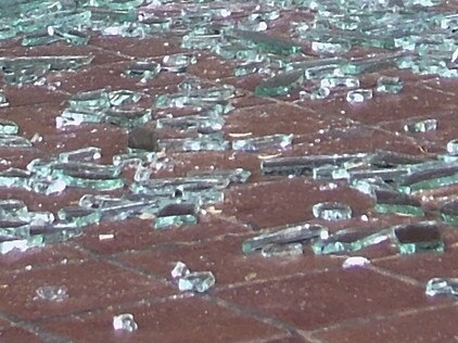 Smash and grab: Jewellery stolen in ram raid, pub trashed
