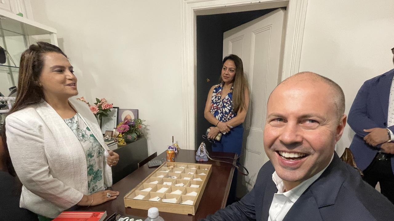 Jyoti Tuli and Treasurer Josh Frydenberg in her Harris Park shop, Tuli Jewellery.