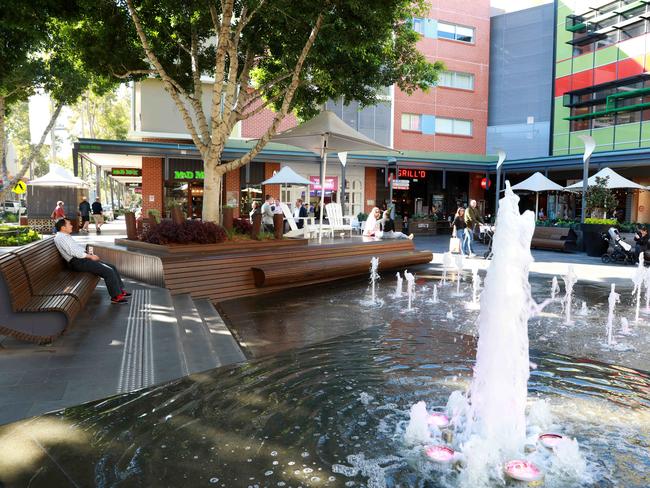 HILLS SHIRE TIMES/AAP. Rouse Hill Town Centre in Rouse Hill. Rouse Hill, Friday 17 May, 2019. GPT Senior Development Manager Angus Gordon regarding their vision for 21 high-rise towers at Rouse Hill Town Centre. (AAP IMAGE / Angelo Velardo)