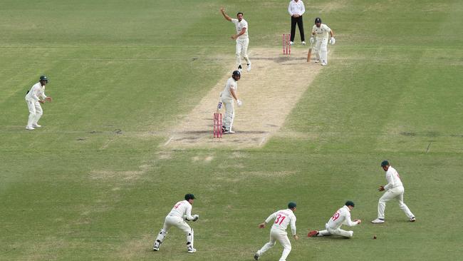 Mitchell Starc reacts after Jonny Bairstow is dropped by Steve Smith. Photo by Cameron Spencer/Getty Images