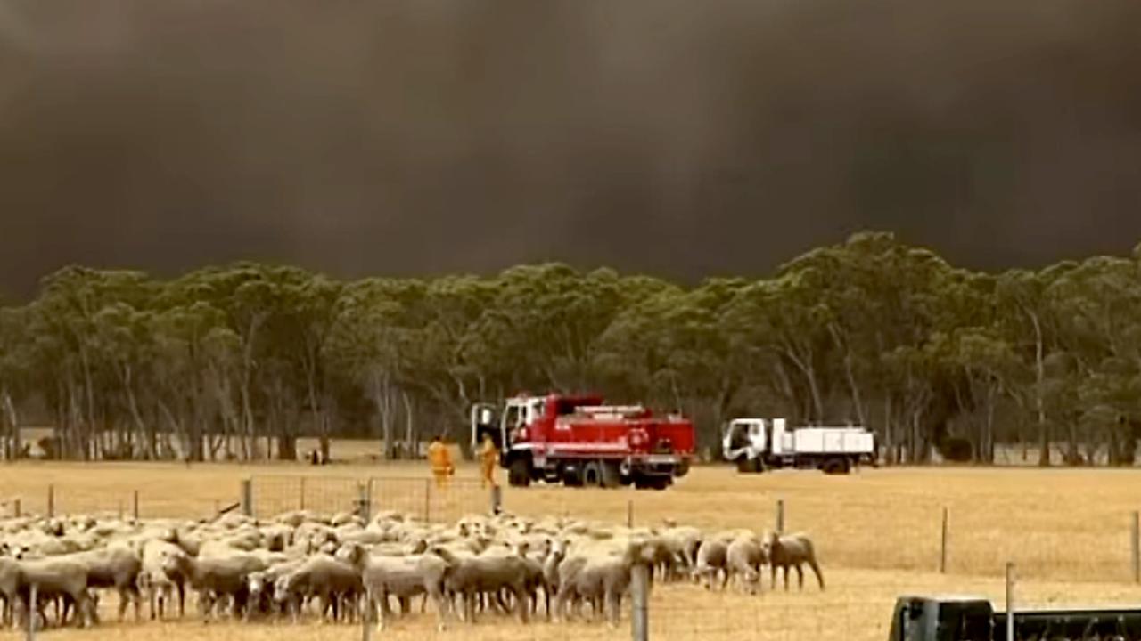 ‘People are concerned’: Heat back with a vengeance in bushfire zone