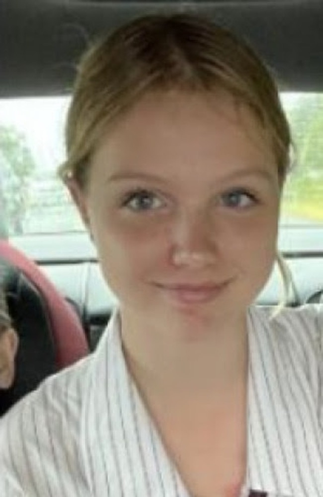 Police Search For Teenage Girl Missing From Coorparoo Qld