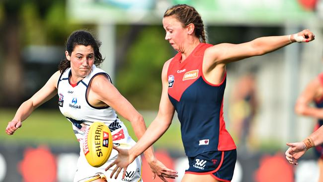 Adelaide’s Jess Sedunary tries to stop Melbourne’s Laura Duryea.