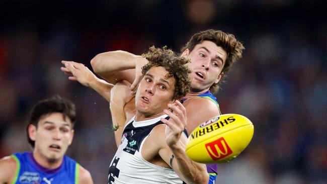 Charlie Curnow (centre) sent a scare through the Blues’ camp late in their win. (Photo by Dylan Burns/AFL Photos via Getty Images)