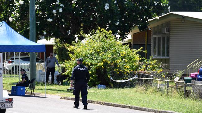 Townsville police are investigating a homicide in Mundingburra. A man, 25, has been taken into custody. Picture: Shae Beplate.