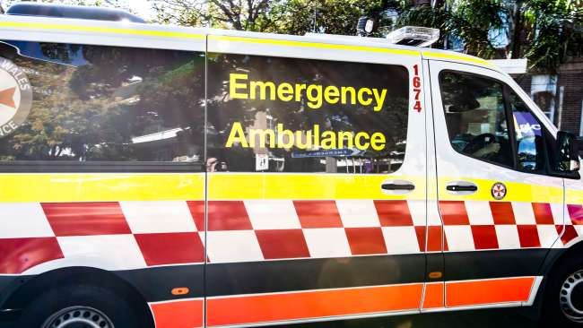 Les ambulanciers paramédicaux de NSW se sont lancés dans une action revendicative, n'enregistrant aucune donnée de facturation et restant à leur poste d'attache pendant cinq jours.  Image: NCA NewsWire / Monique Harmer