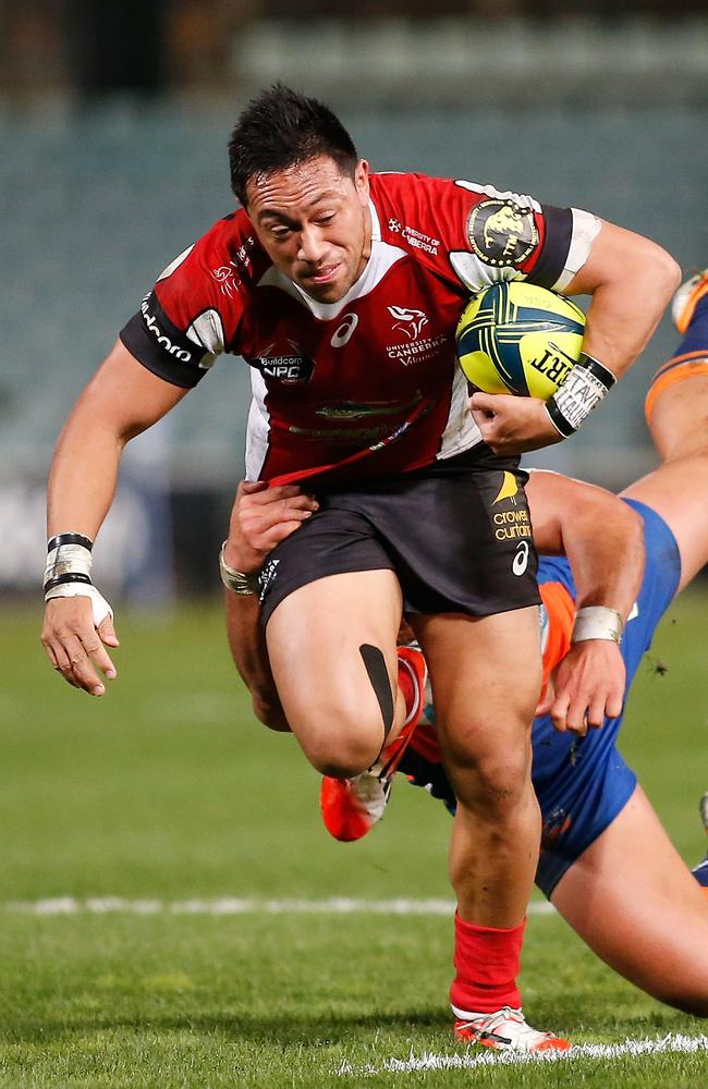 Centre Christian Lealiifano charges ahead for the Vikings.