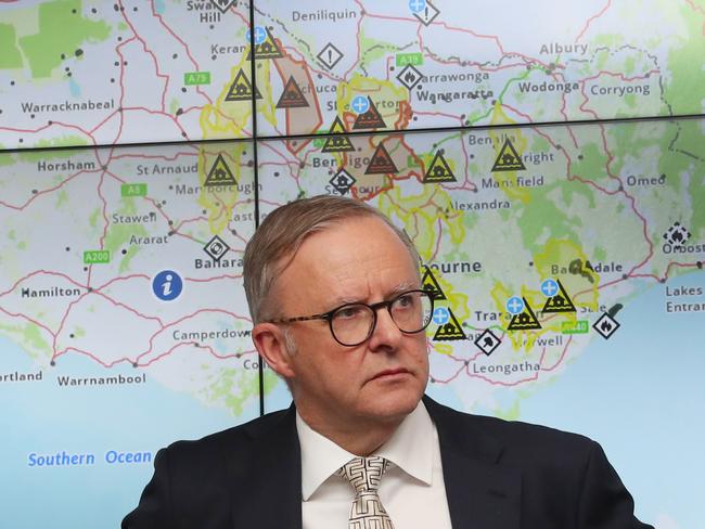 MELBOURNE, AUSTRALIA - NewsWire Photos, JANUARY 10, 2024. The Prime Minister, Anthony Albanese, is in Melbourne  with Acting Premier, Ben Carroll, to visit the Victorian State Control Centre for a briefing on the floods in Northern Victoria . Picture: NCA NewsWire / David Crosling