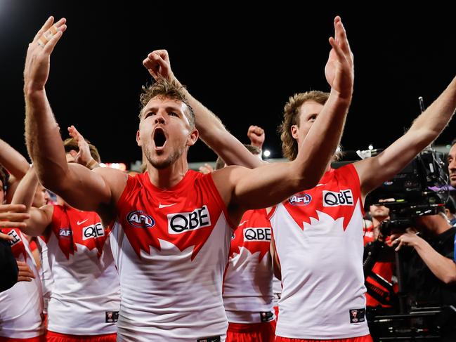 SYDNEY, AUSTRALIA - SEPTEMBER 20: Luke Parker of the Swans celebrates during the 2024 AFL First Preliminary Final match between the Sydney Swans and the Port Adelaide Power at The Sydney Cricket Ground on September 20, 2024 in Sydney, Australia. (Photo by Dylan Burns/AFL Photos via Getty Images)