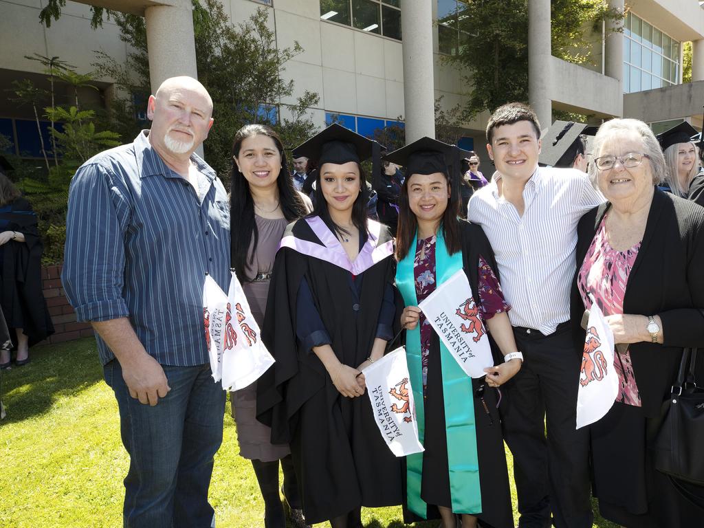 utas graduation gowns