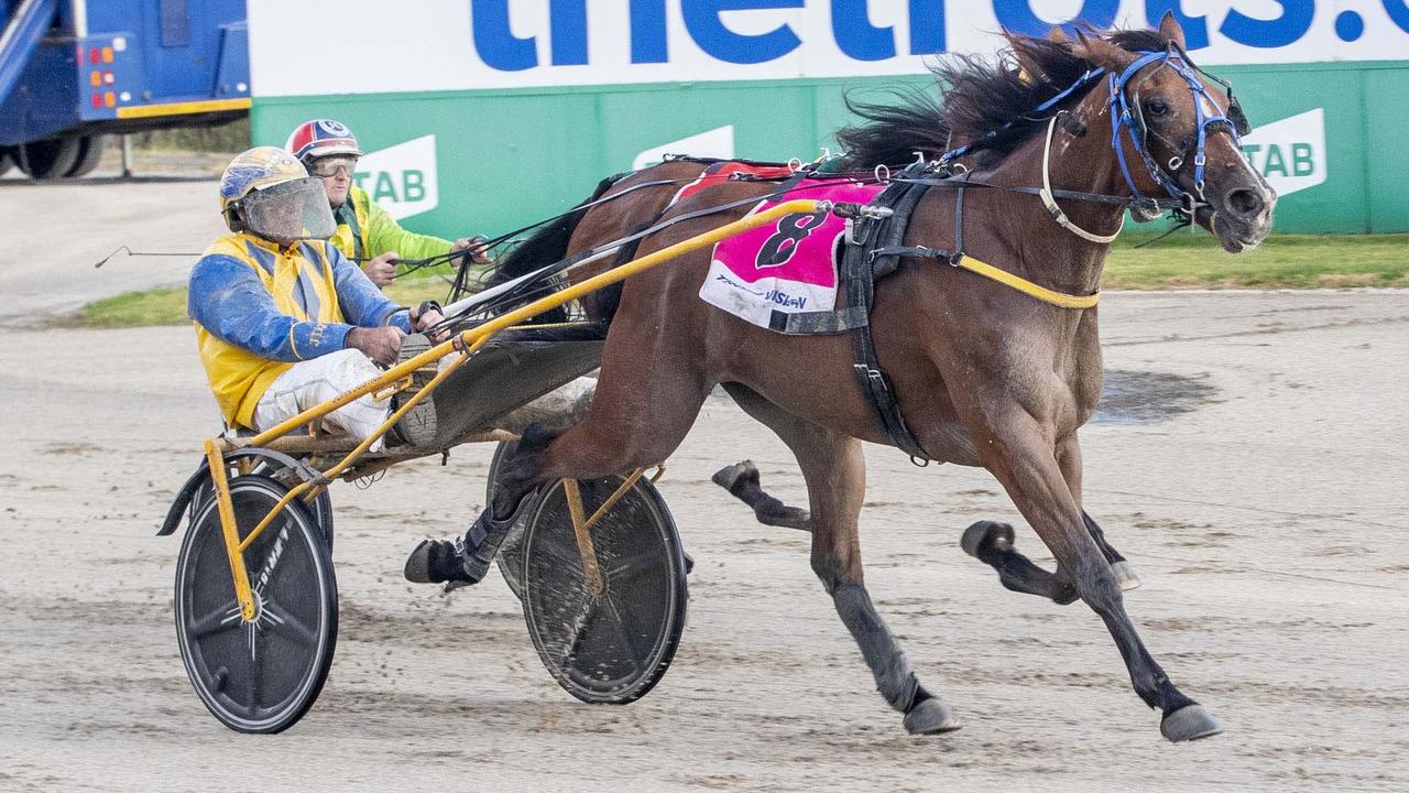 Race 3: Tabcorp Park, Friday 7-1-2022  Woodlands Stud Trotters Handicap (Nr Up to 55.)  Winner: High In The Sky (8)  Trainer: Josie Justice; Driver: John Justice  Race Distance: 2,240 metres, Mile Rate: 2.04.0  photography: Stuart McCormick