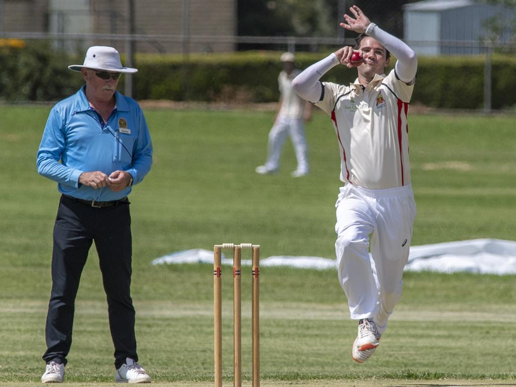 Liam Brown bowls for Met Easts. A Grade cricket, Metropolitan Easts vs Western Districts. Saturday. 16th Jan 2021