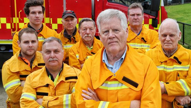 CFA: Country Fire Authority, Victoria, split volunteer revolt faced by ...