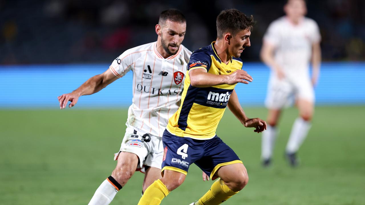 Josh Nisbet has six assists in seven games for the Mariners. (Photo by Brendon Thorne/Getty Images)