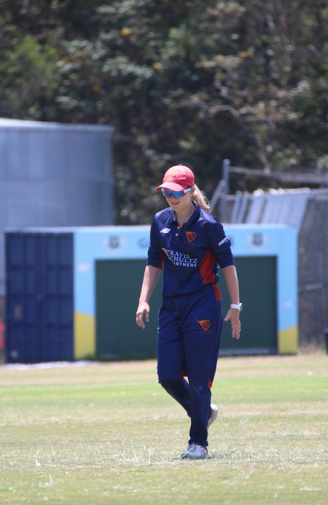 Katherine Raymond Shield T20 action.